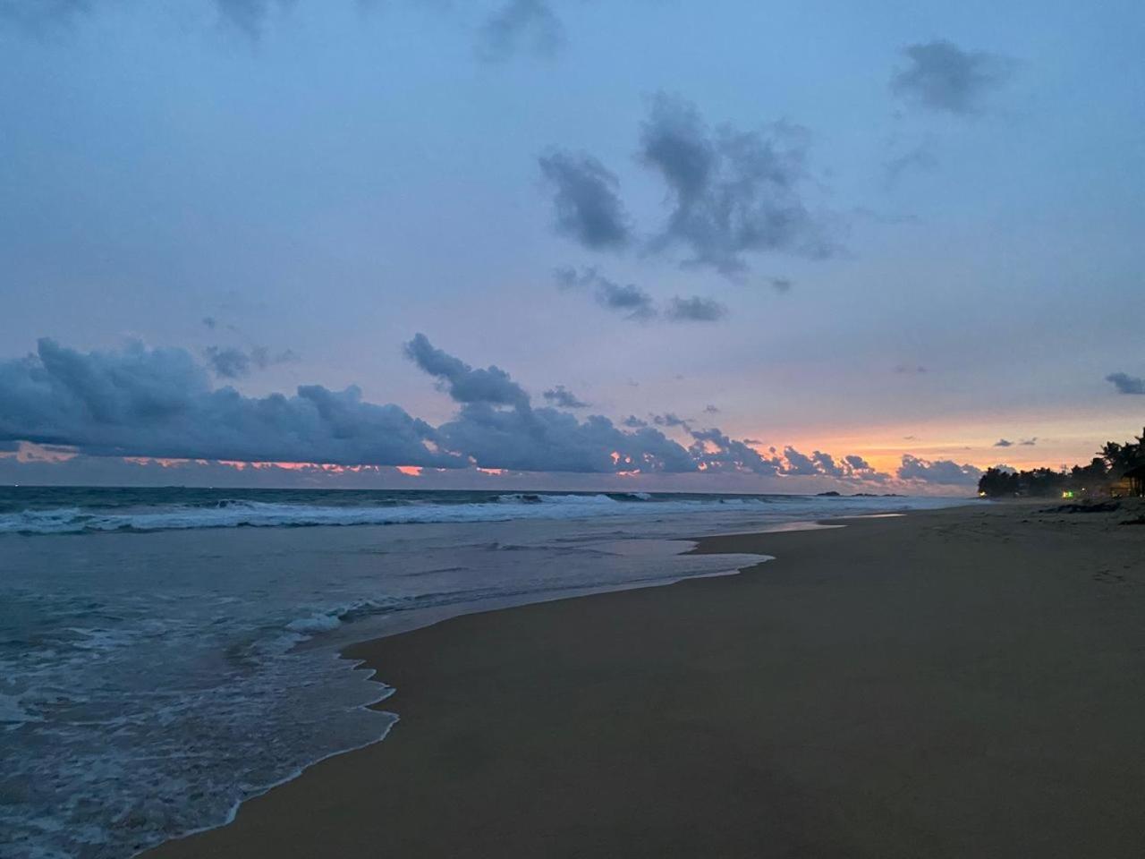 Mother'S Place Nimala Хиккадува Экстерьер фото